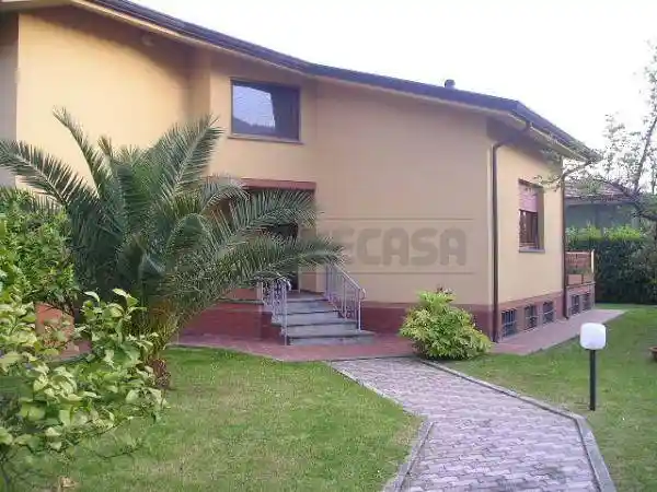 Villa in vendita a Massarosa