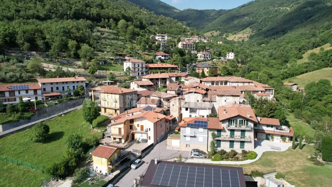 Casa indipendente in vendita a Viadanica