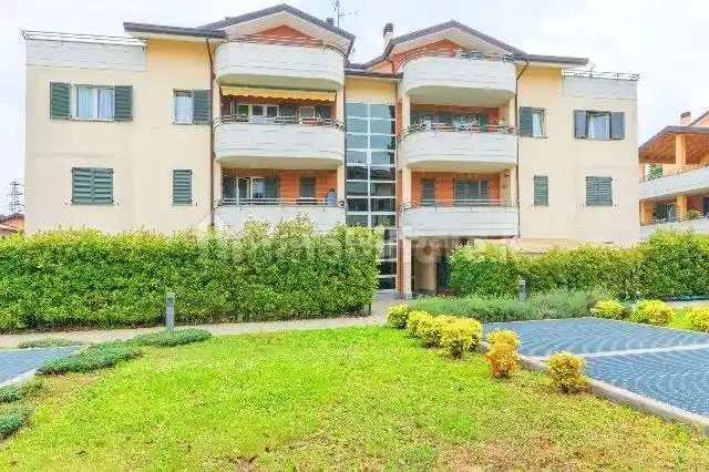 Appartamento in vendita a Vanzago