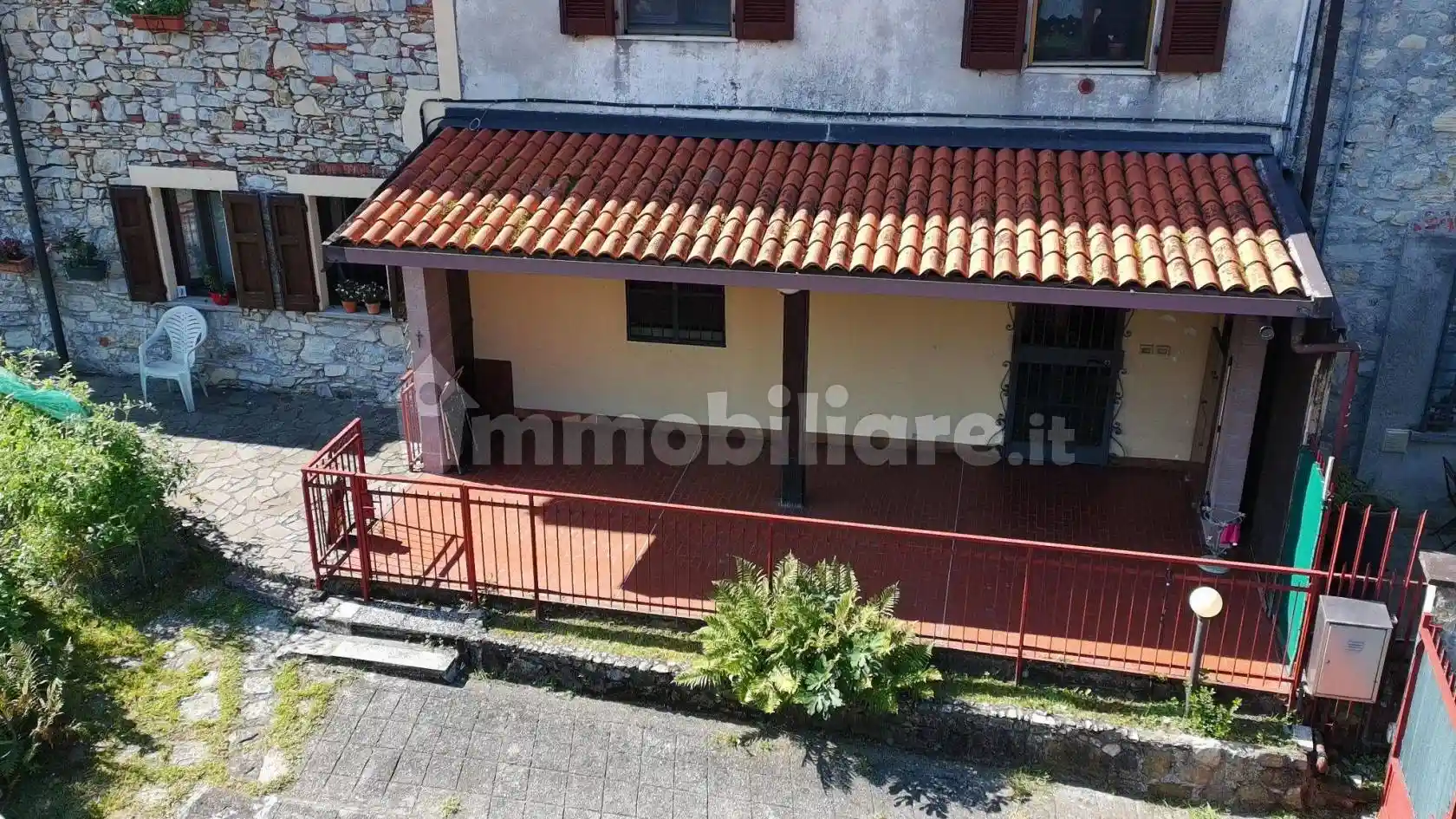 Appartamento in vendita a Cocquio-Trevisago