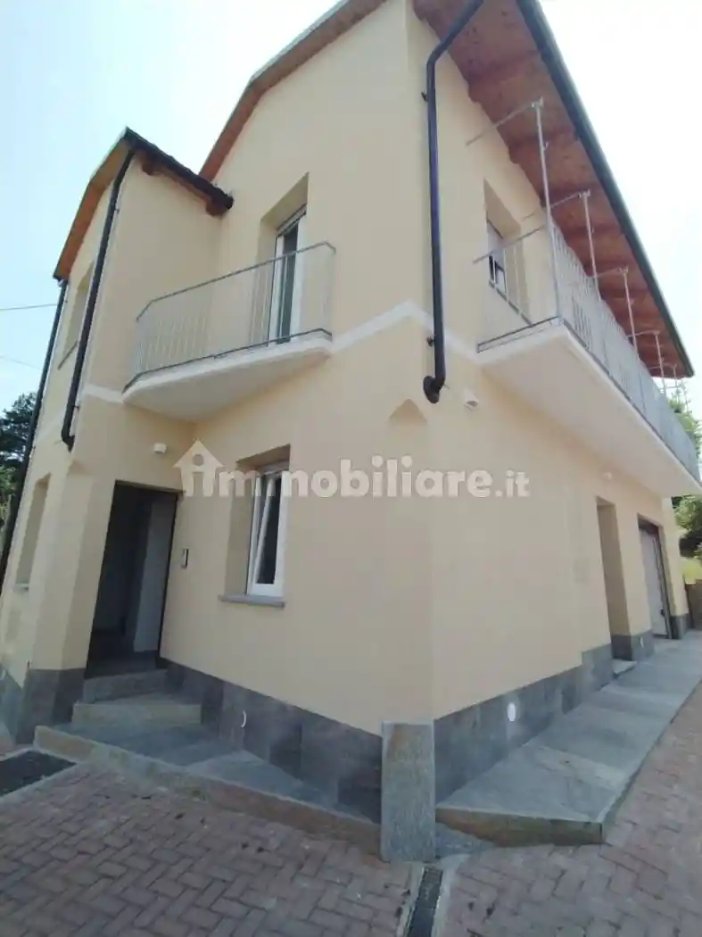 Casa indipendente in vendita a Alba