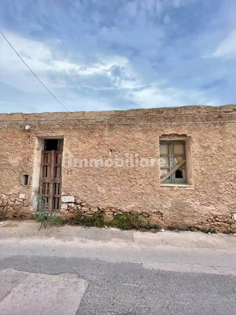 Palazzo - Edificio in vendita a Lampedusa e Linosa