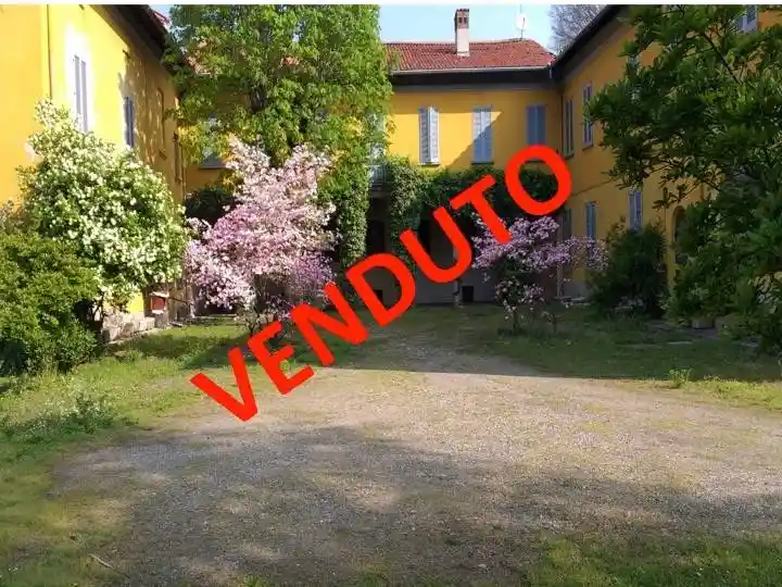 Villa in vendita a Settimo Milanese