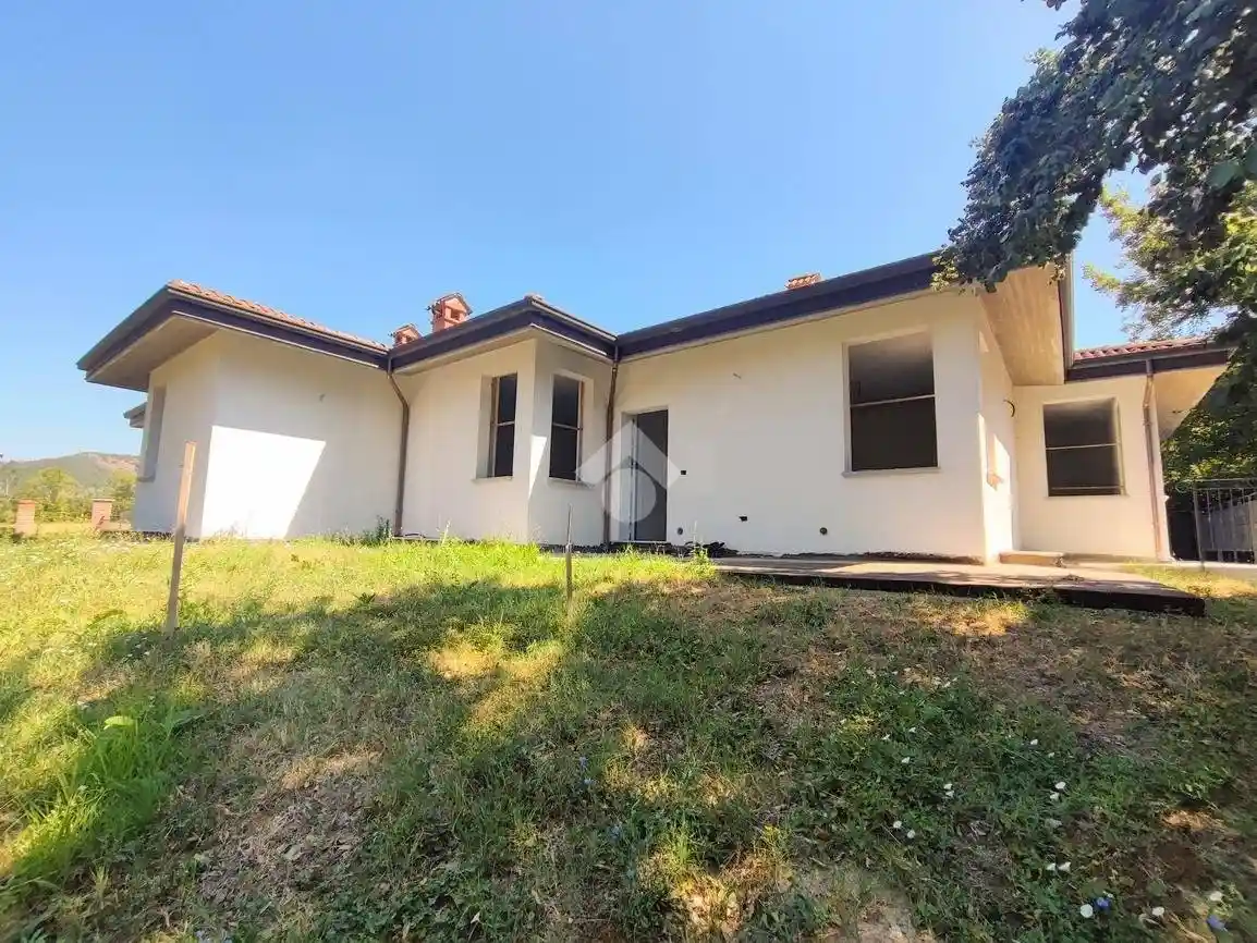 Villa in vendita a Momperone