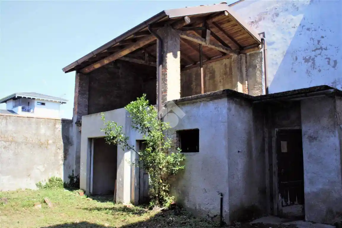 Rustico - Casale in vendita a Adro