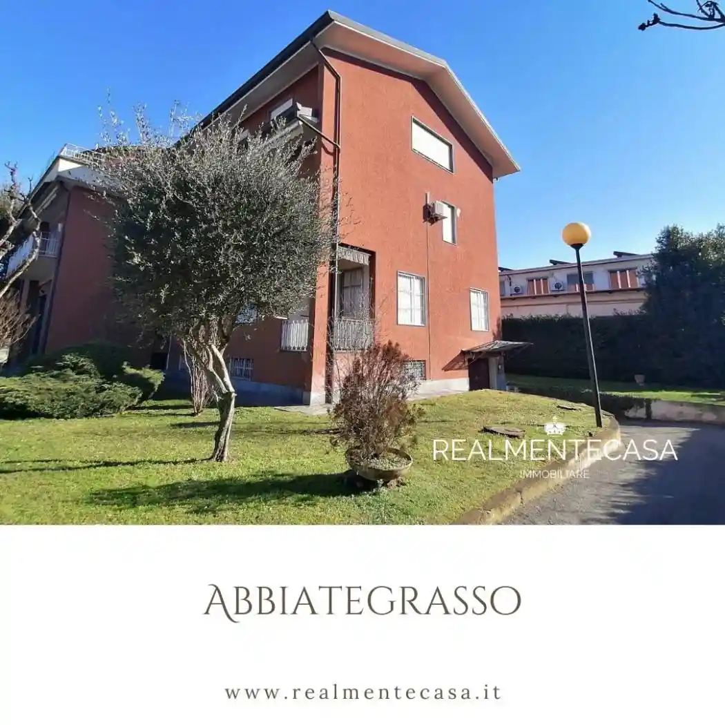 Palazzo - Edificio in vendita a Abbiategrasso