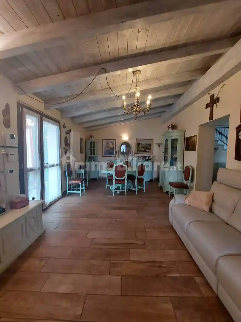 Casa indipendente in vendita a Vernasca