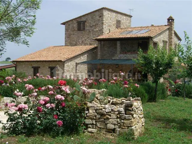 Rustico - Casale in vendita a Terni
