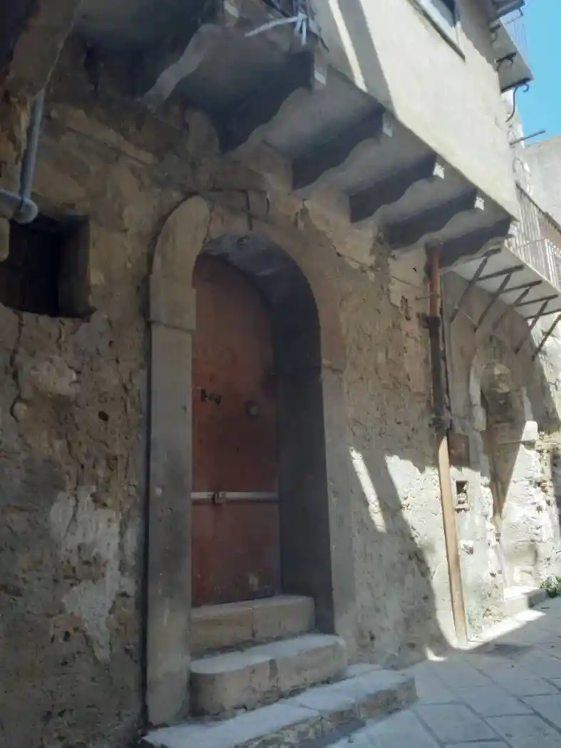 Palazzo - Edificio in vendita a Gela