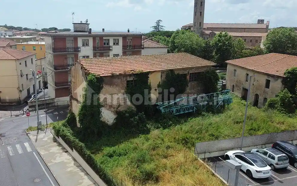Palazzo - Stabile in vendita a Massa Marittima