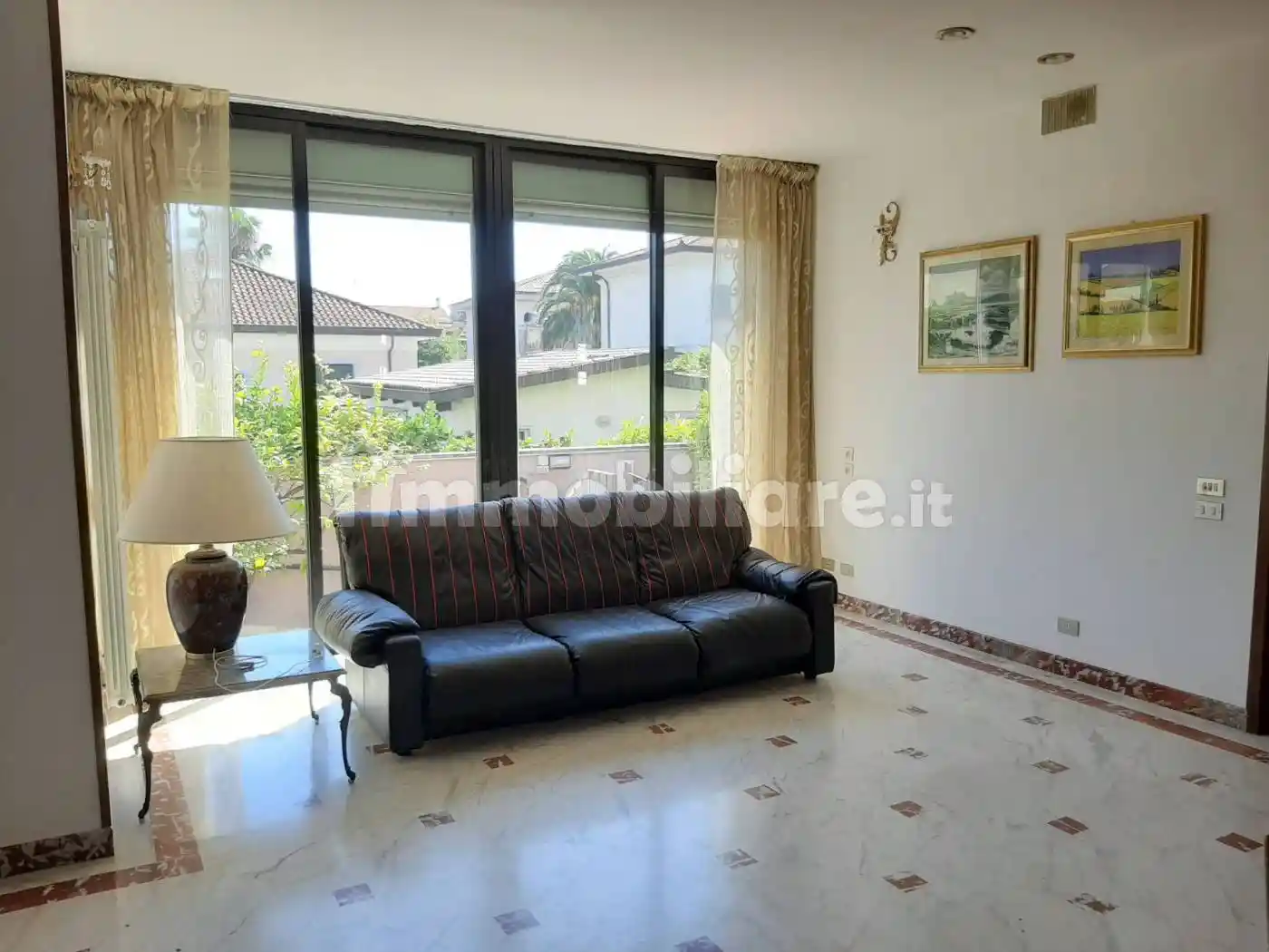 Villa in vendita a Carrara