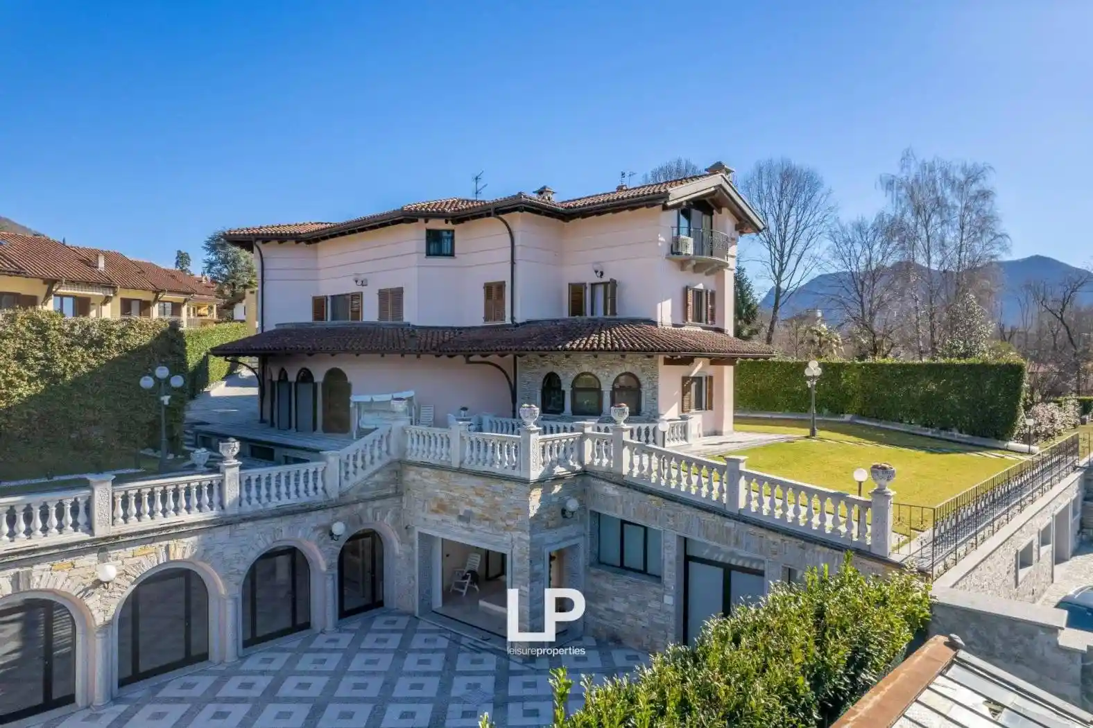 Villa in vendita a Verbania