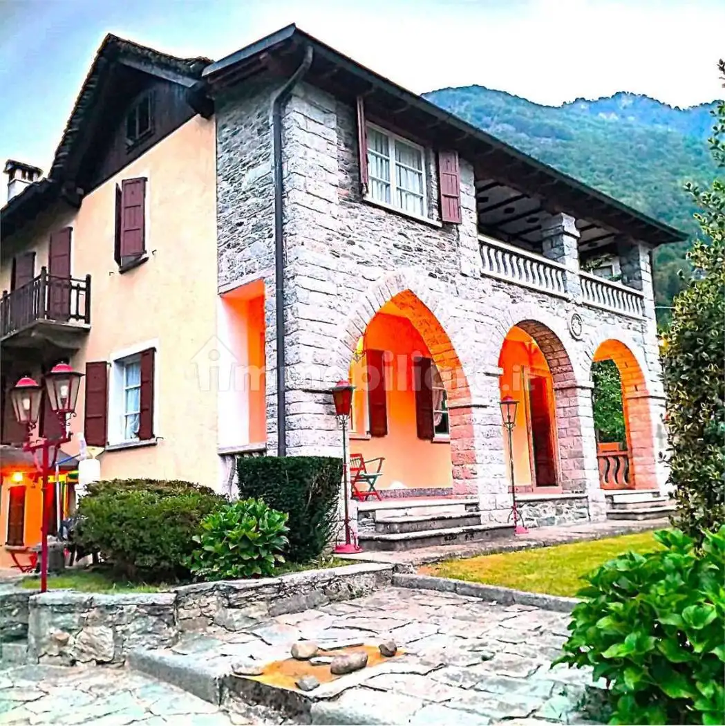 Villa in vendita a Boccioleto