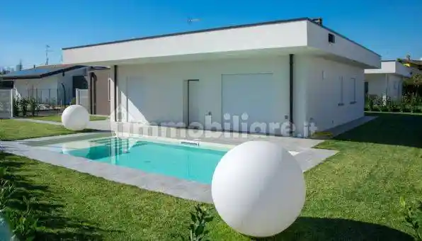 Villa in vendita a Polpenazze del Garda