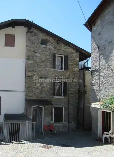 Casa indipendente in vendita a Buglio in Monte