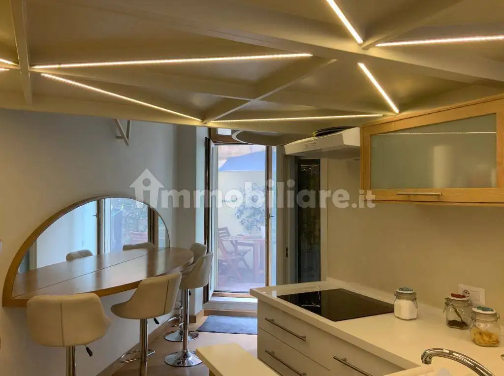 Appartamento in affitto a Napoli