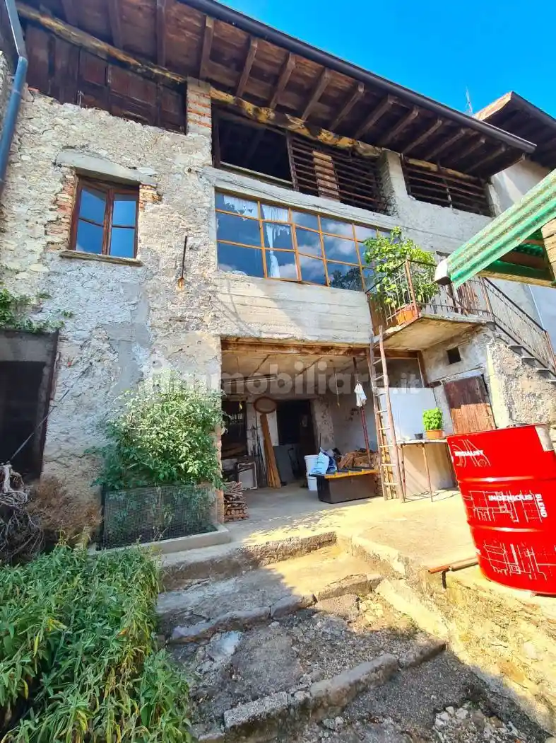 Casa indipendente in vendita a Albino