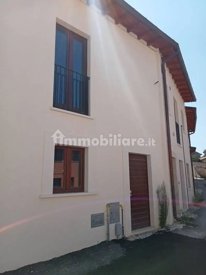 Casa indipendente in vendita a L'Aquila
