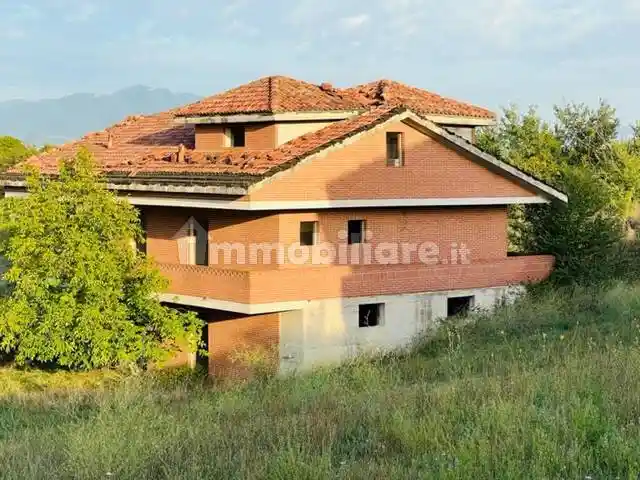 Villa in vendita a Castelnuovo di Porto