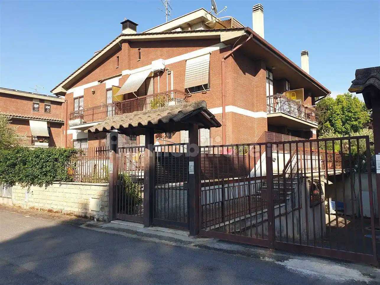 Villa bifamiliare via della Tenuta del Casalotto 37, Morena, Roma - foto 2