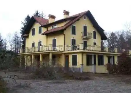 Palazzo - Edificio in vendita a Gignese