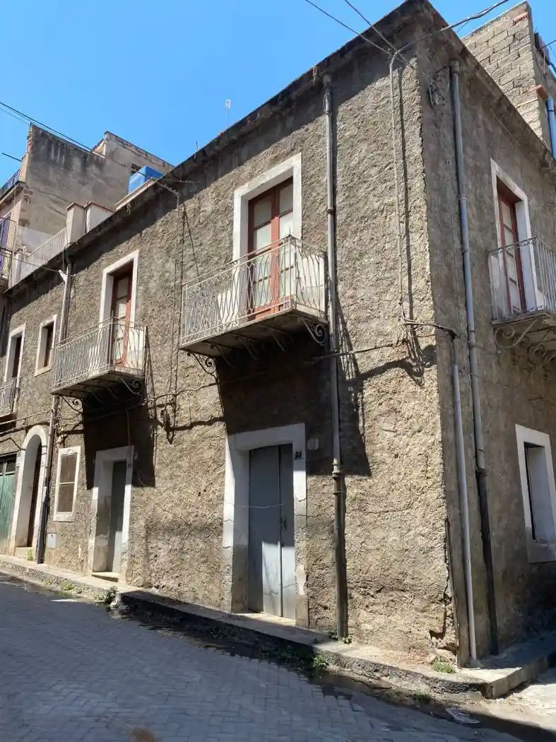 Palazzo - Edificio in vendita a Sant'Agata di Militello