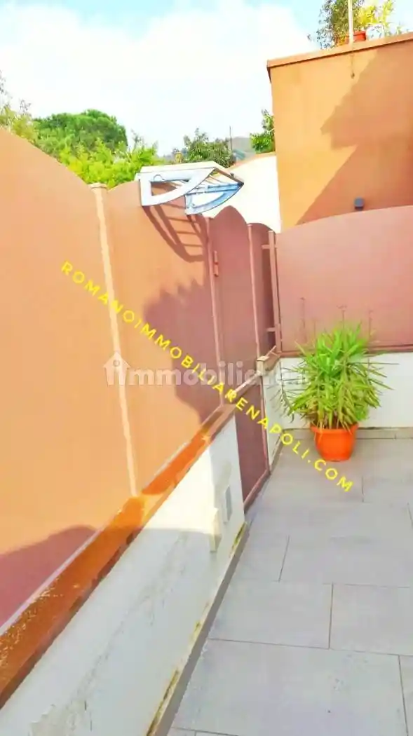 Trilocale via Raffaele Ruggiero, Agnano, Napoli - foto 5