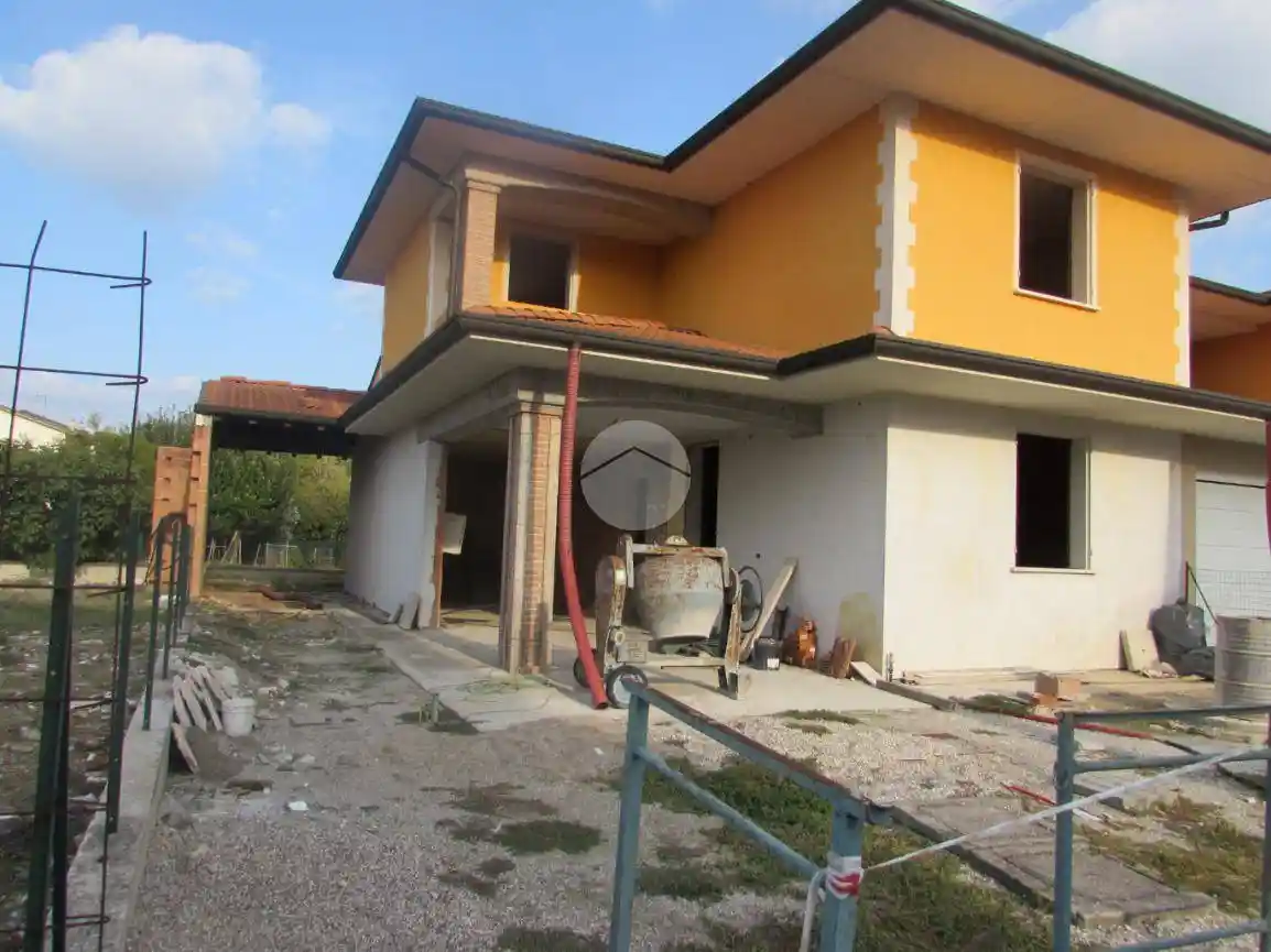 Villa in vendita a Roncoferraro