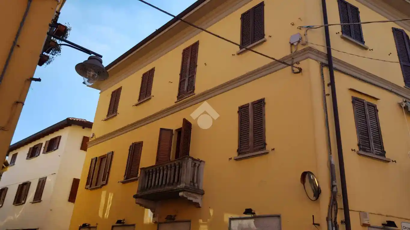 Appartamento in vendita a Varallo Pombia