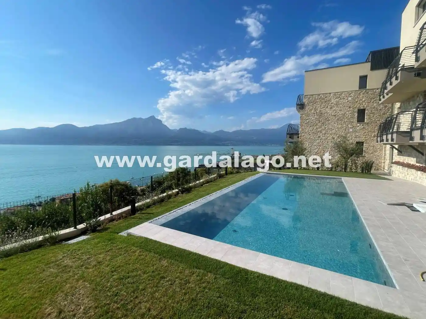 Appartamento in vendita a Torri del Benaco