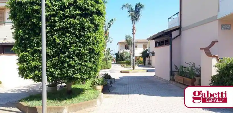 Villetta a schiera in vendita a Campofelice di Roccella