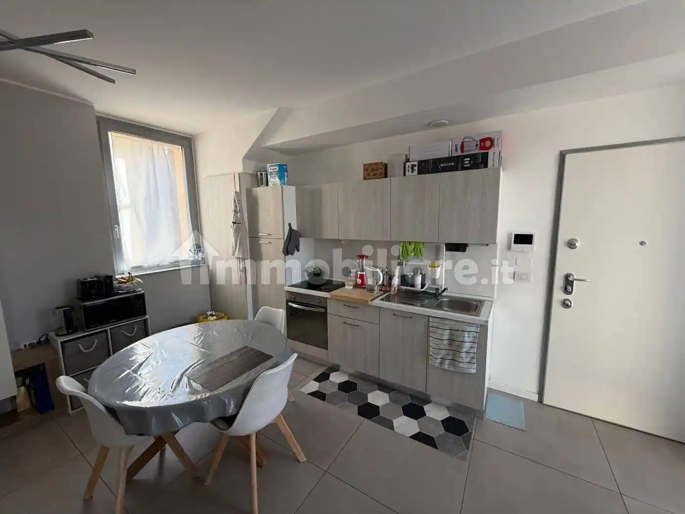 Bilocale ottimo stato, primo piano, Piazza Santa Maria, Busto Arsizio - foto 2