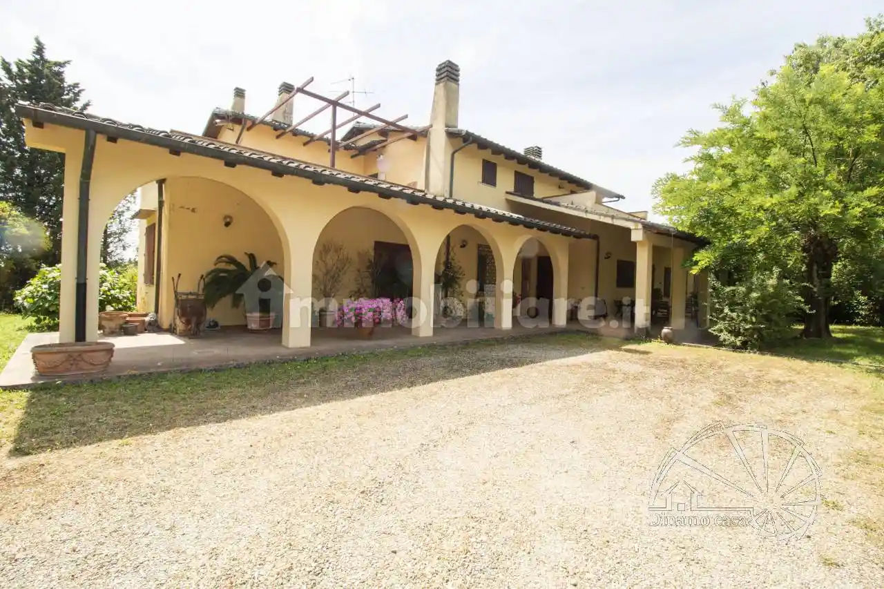 Villa in vendita a Carmignano