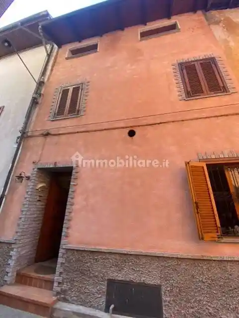 Casa indipendente in vendita a Serravalle Sesia