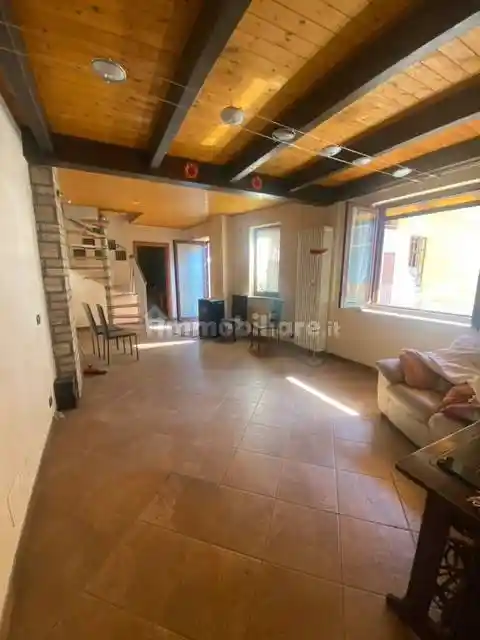 Casa indipendente in vendita a Serravalle Sesia