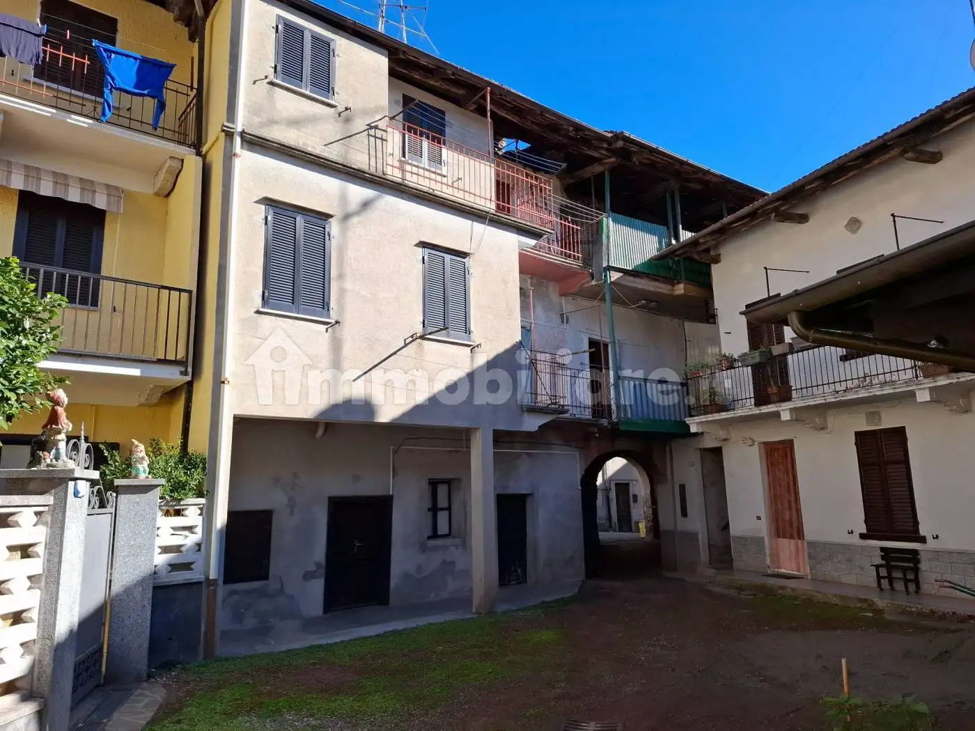 Casa indipendente in vendita a Pogno