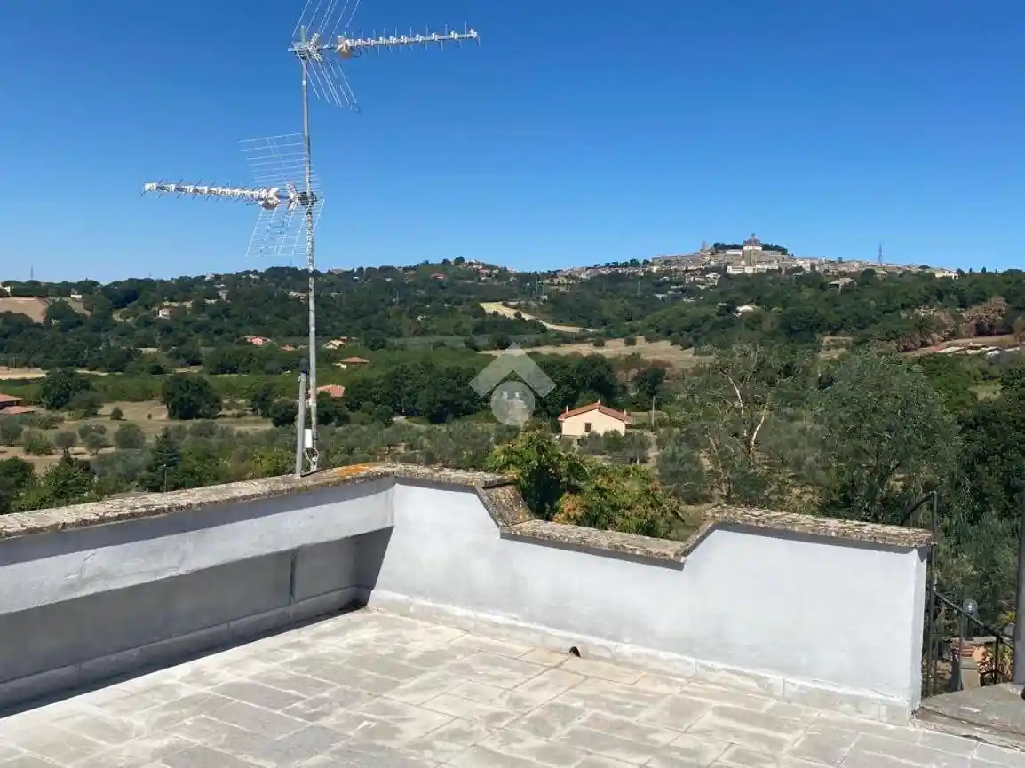 Casa indipendente in vendita a Montefiascone