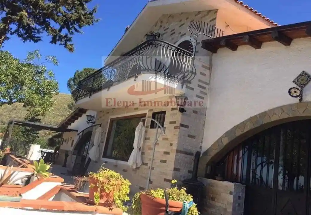 Villa in vendita a Castellammare del Golfo