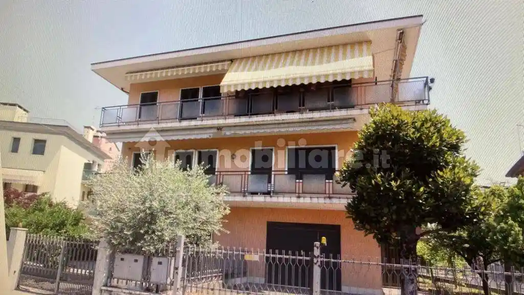 Casa indipendente in vendita a Creazzo