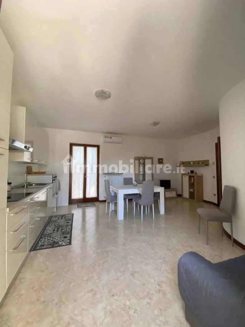 Villetta a schiera in affitto a Peschiera del Garda