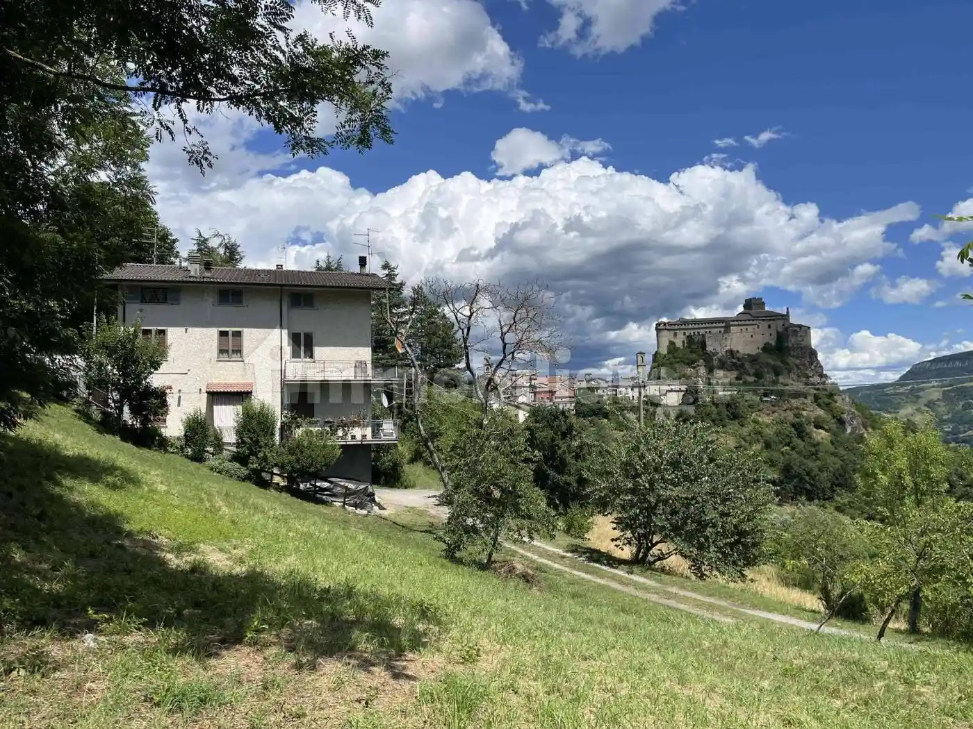 Appartamento in vendita a Bardi