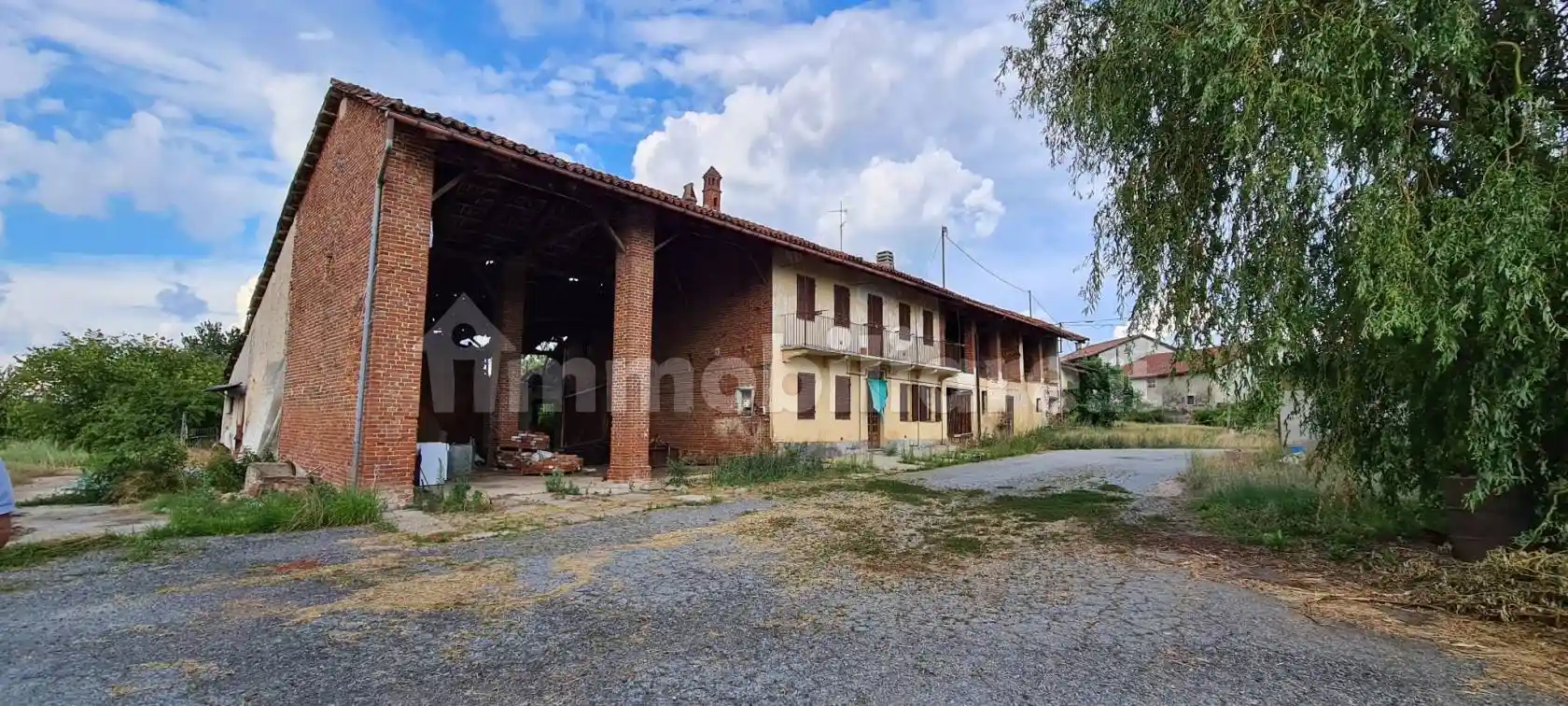 Rustico - Casale in vendita a Ceresole Alba