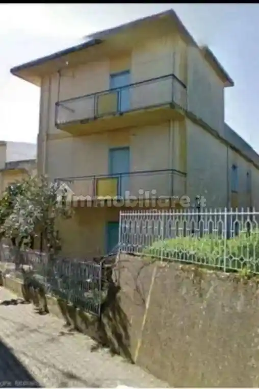 Trilocale via Fiume 1, Centro, Satriano - foto 2