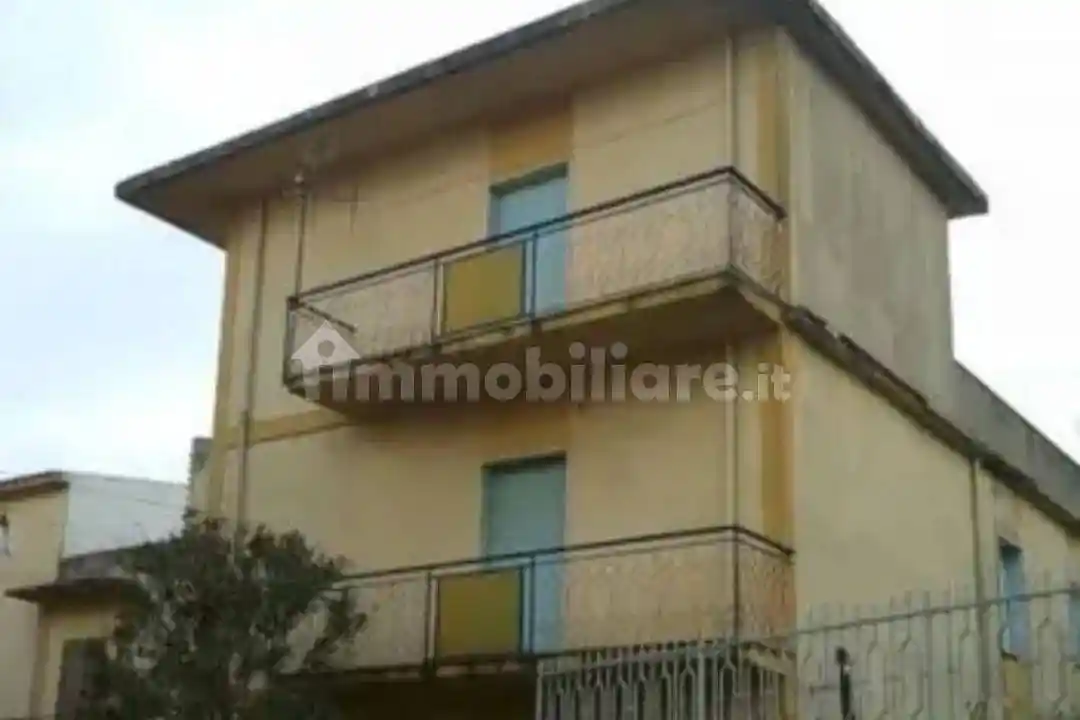 Trilocale via Fiume 1, Centro, Satriano - foto 5