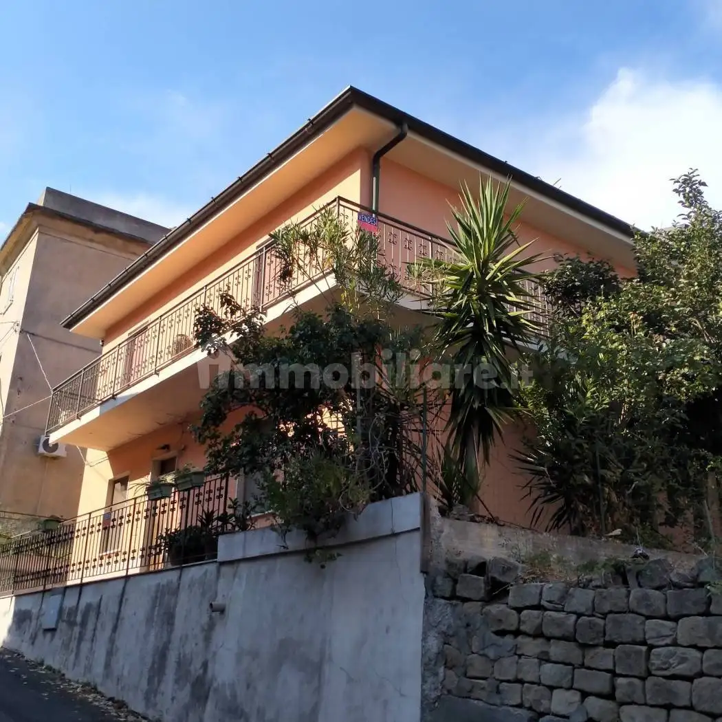 Villa in vendita a Caraffa del Bianco