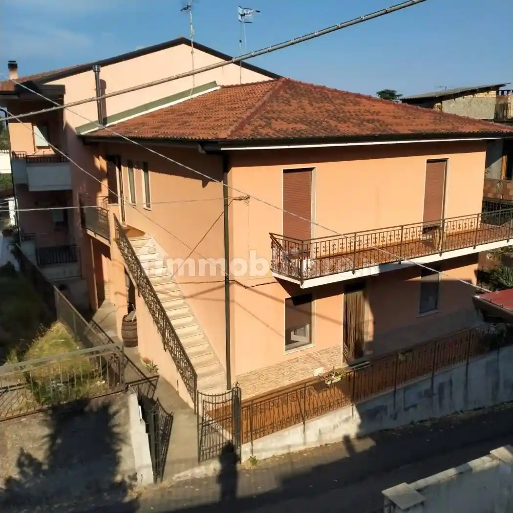 Villa bifamiliare via Faccioli, Caraffa del Bianco - foto 2