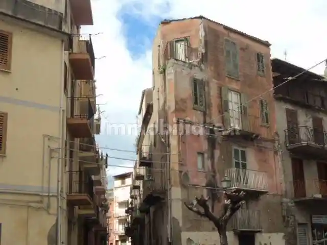 Palazzo - Edificio in vendita a Licata