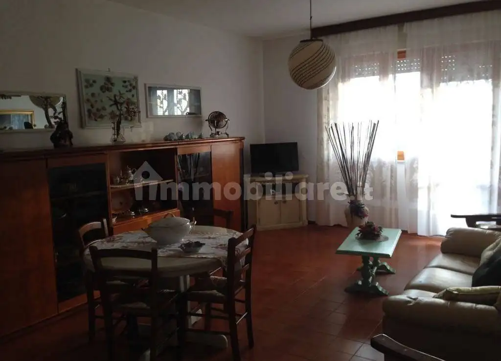 Appartamento in affitto a Follonica