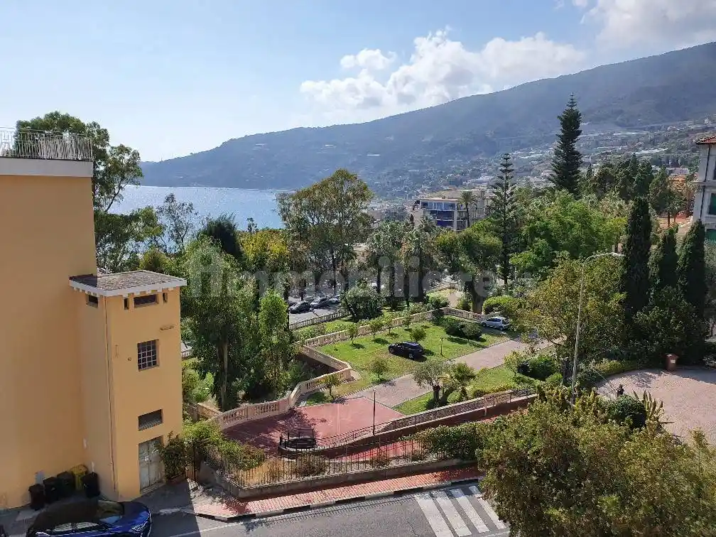 Appartamento in vendita a Ospedaletti