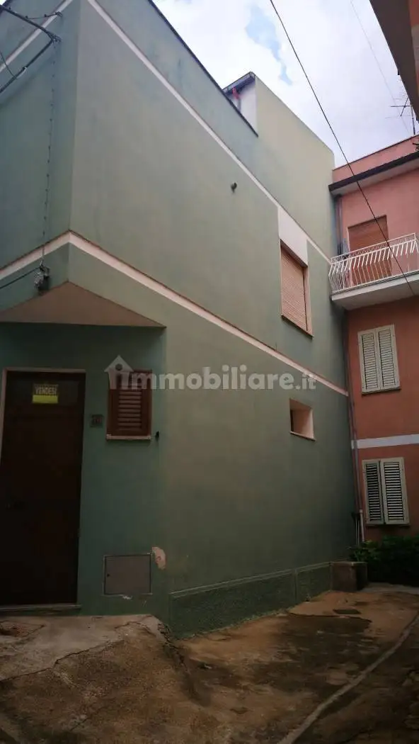 Terratetto unifamiliare via Giuseppe Mannu, Centro, Lodè - foto 3
